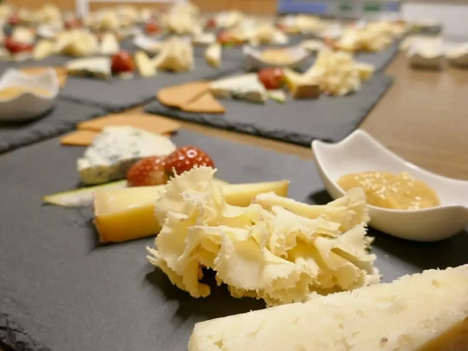 Begleiter zum Käse von Kobelaise Party & Cateringservice und Käsesommlier